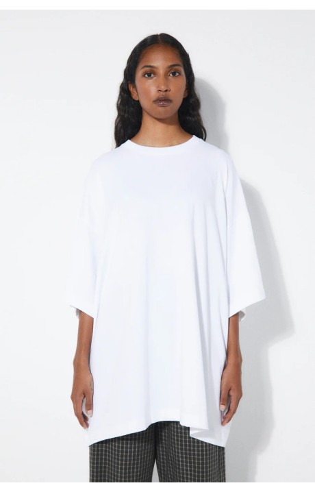 CAMISETA OVERSIZE AVA